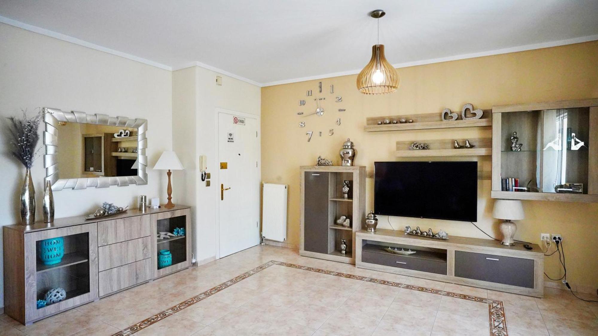 Lovely And Sunny Apartament 300M From Beach!! Peraia  Exterior photo