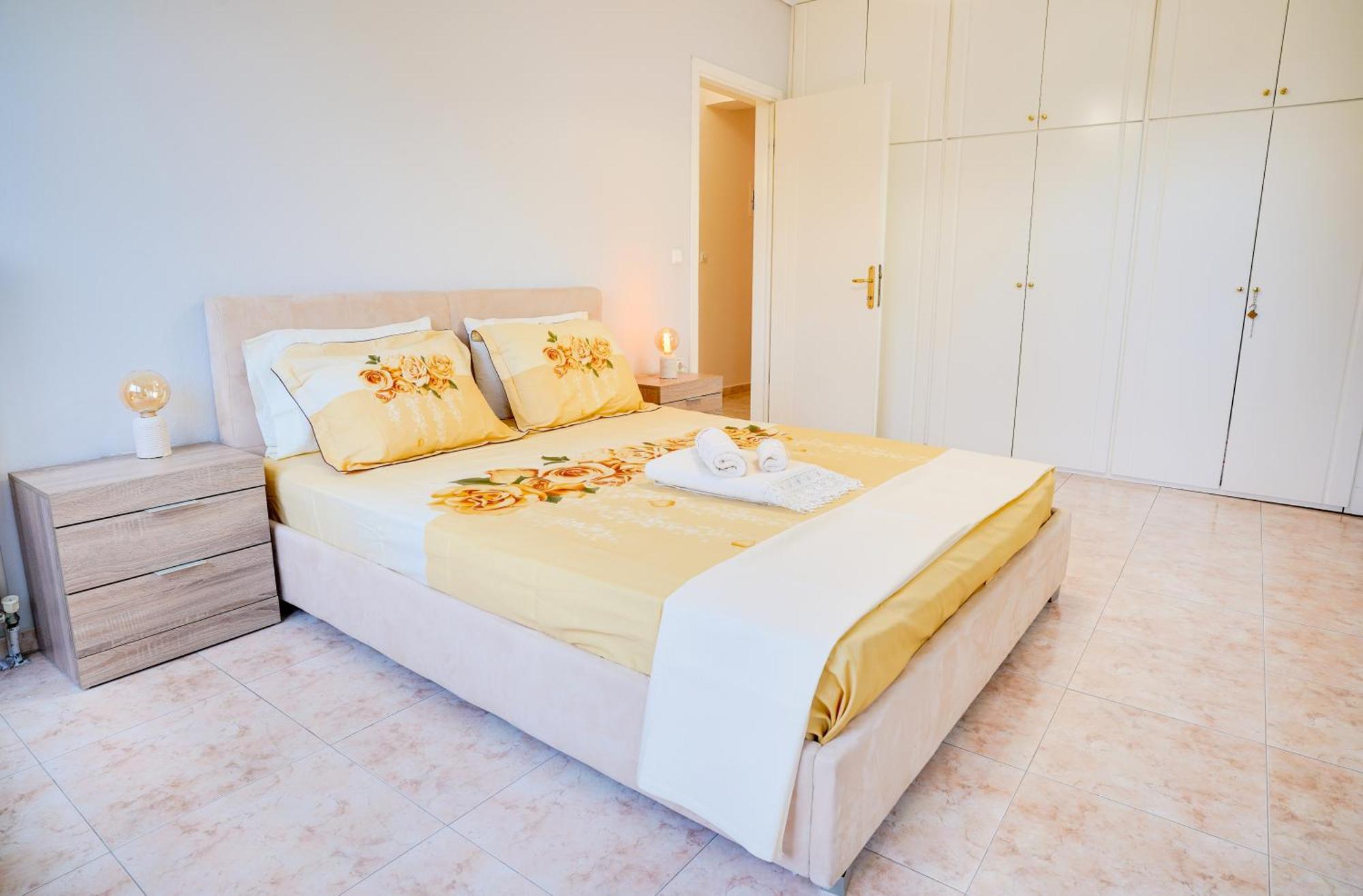 Lovely And Sunny Apartament 300M From Beach!! Peraia  Exterior photo